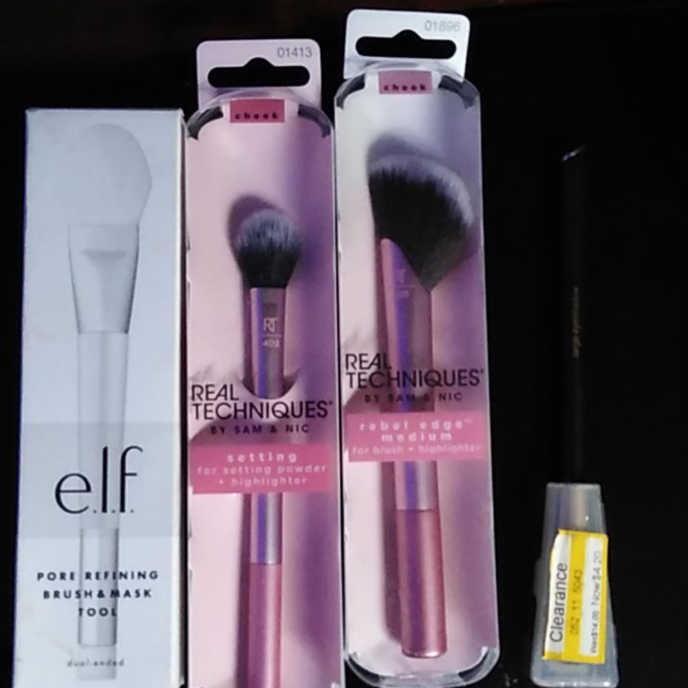 Set up for makeup brushes